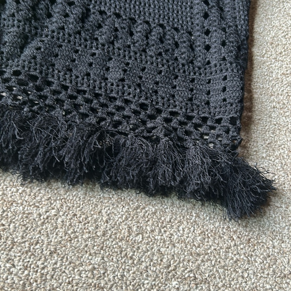 Carlisle Per Se Crochet Fringe Black Top - Picture 6 of 7